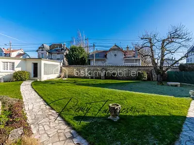 Maison, 218 m²