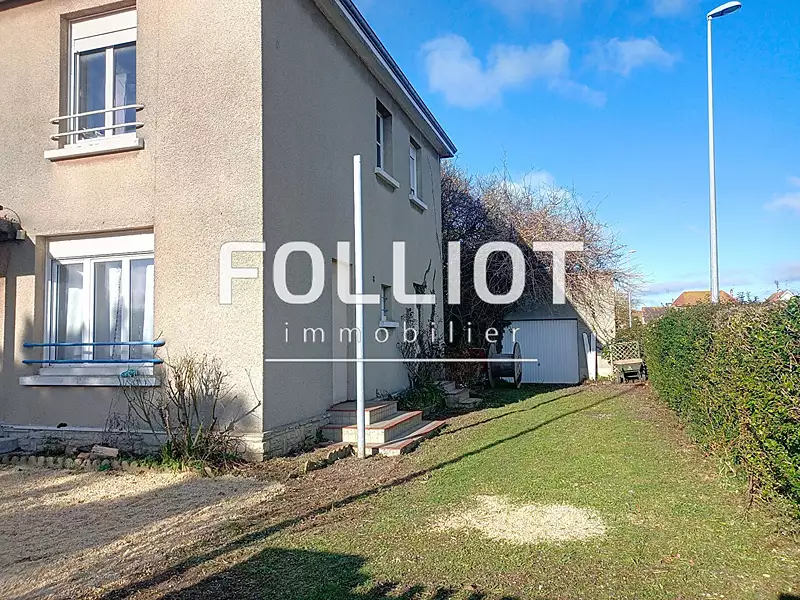 Immeuble, 140 m²