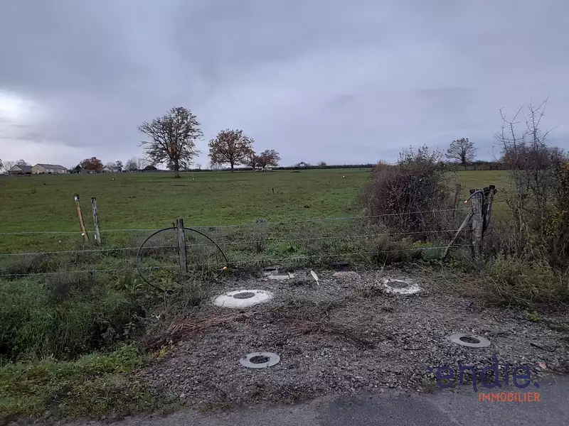 Terrain, 2 816 m²
