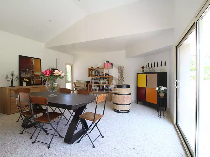 Maison, 215 m²