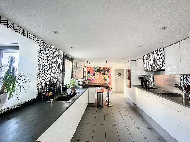 Maison, 265 m²