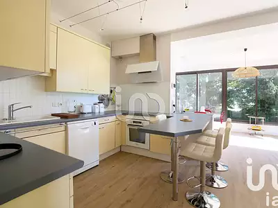 Maison, 220 m²