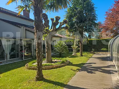 Maison, 320 m²