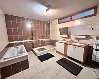 Maison, 246 m²
