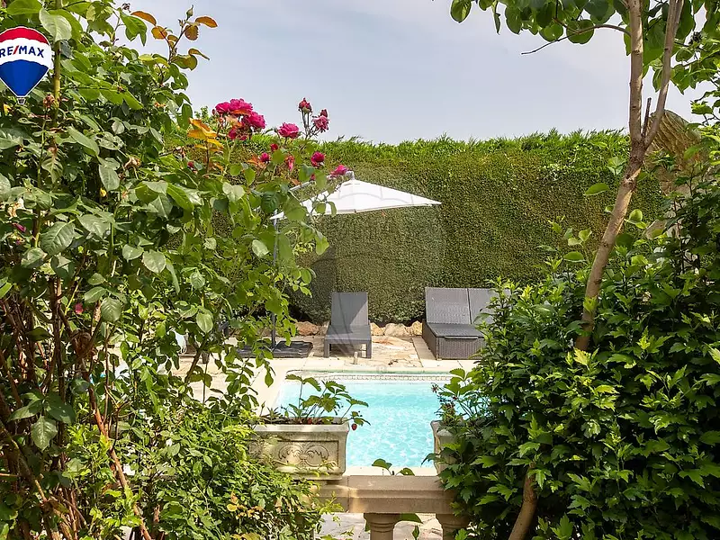 Maison, 306 m²