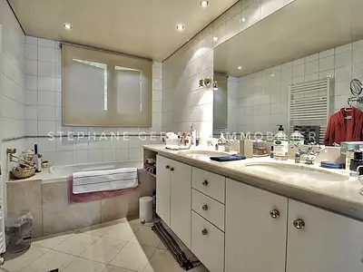 Maison, 225 m²