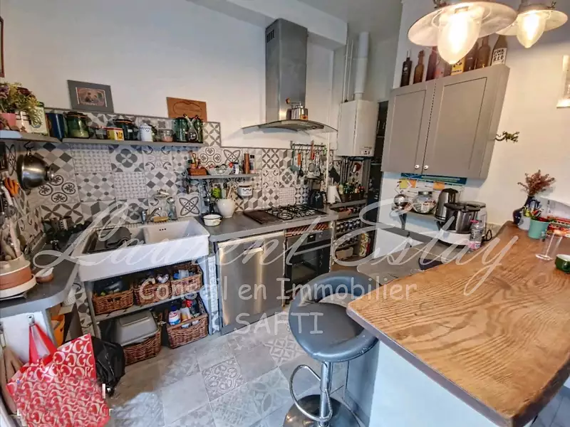 Immeuble, 170 m²