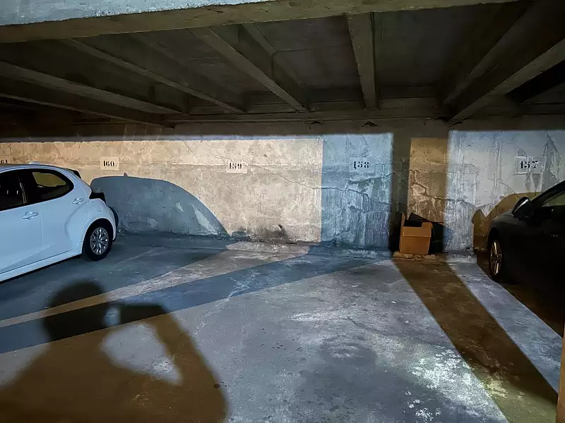 Parking, 100 m²