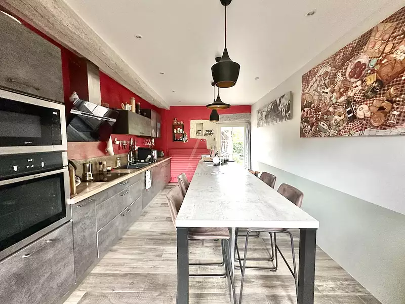 Maison, 225 m²