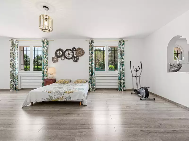 Maison, 251 m²