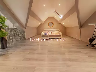 Maison, 250 m²