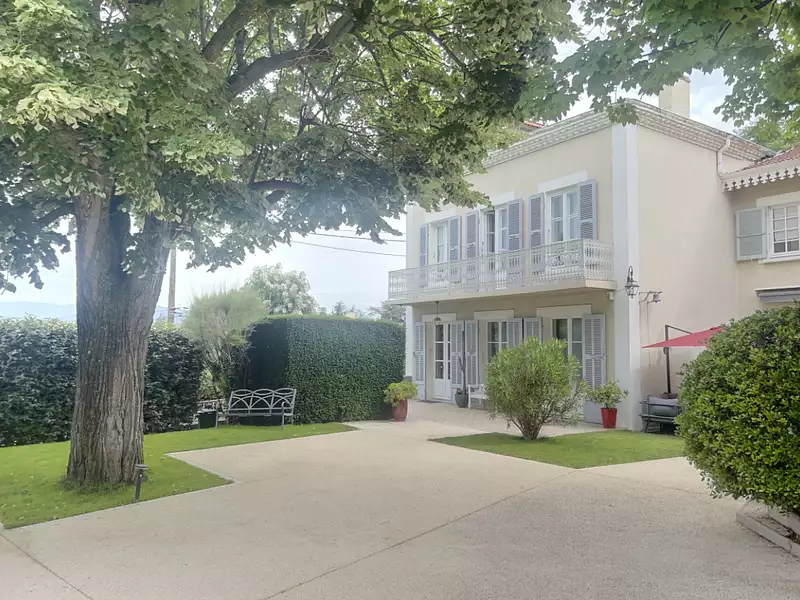 Maison, 230 m²