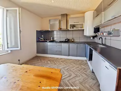 Maison, 166 m²