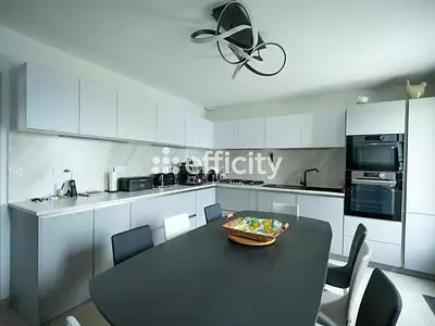 Maison, 230 m²