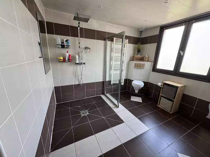 Maison, 280 m²