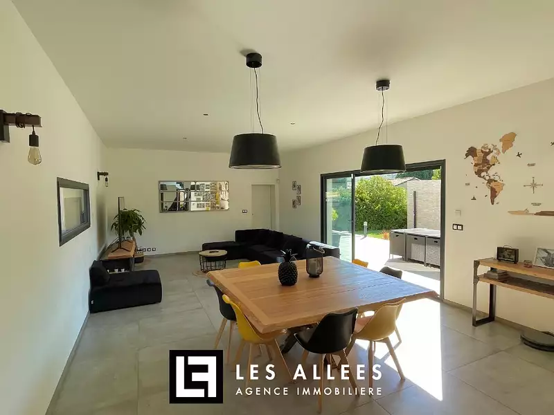 Maison, 179 m²