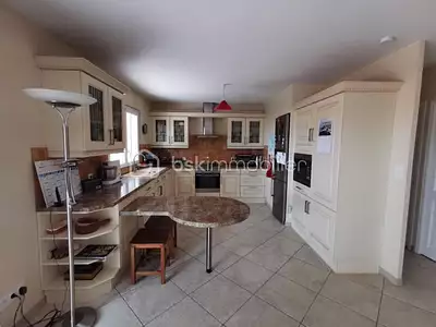 Maison, 215 m²