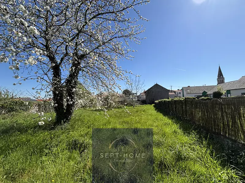 Terrain, 1 079 m²