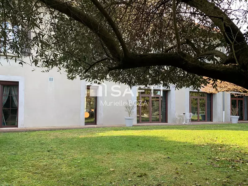 Maison, 748 m²