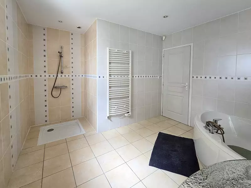 Maison, 272 m²