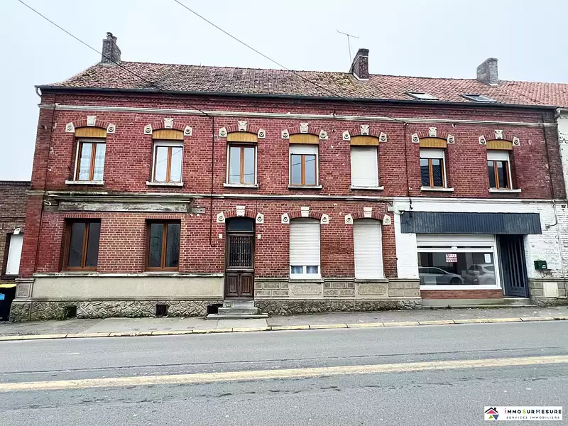 Immeuble, 304 m²