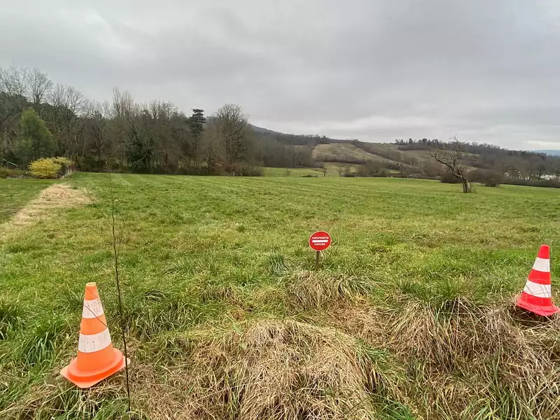 Terrain, 3 000 m²
