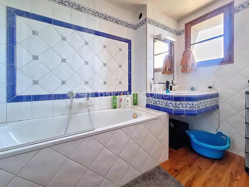 Maison, 250 m²