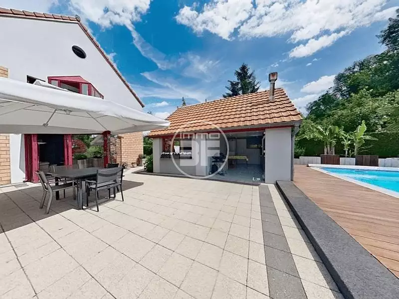 Maison, 196 m²