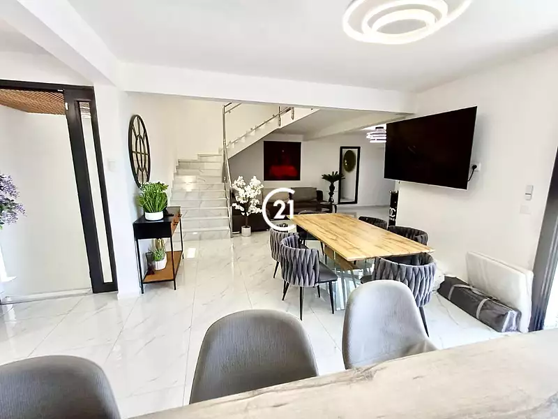Maison, 223,2 m²
