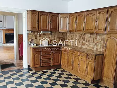 Maison, 215 m²