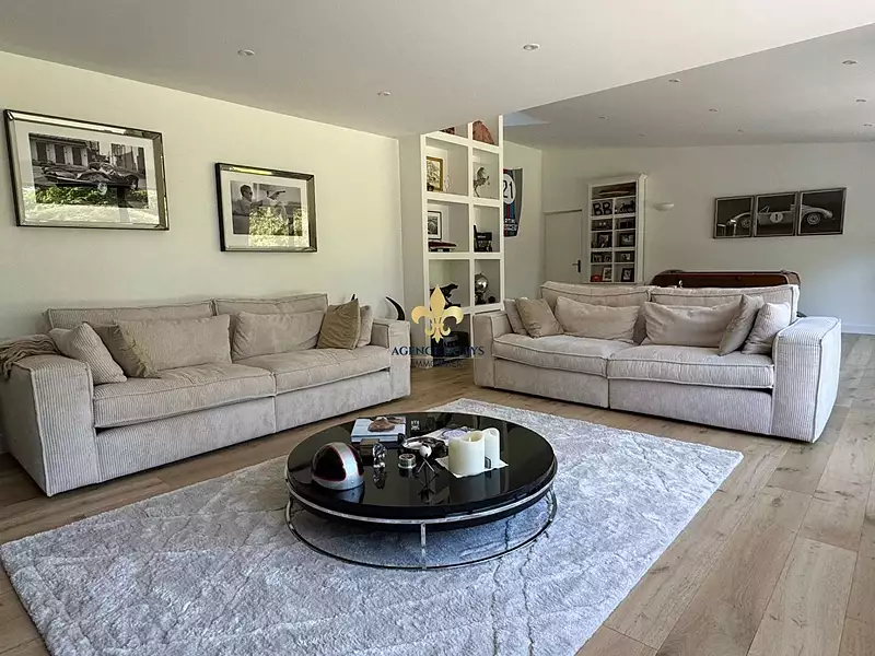 Maison, 256 m²