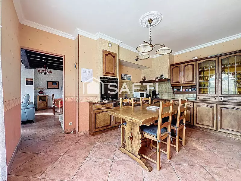 Maison, 230 m²