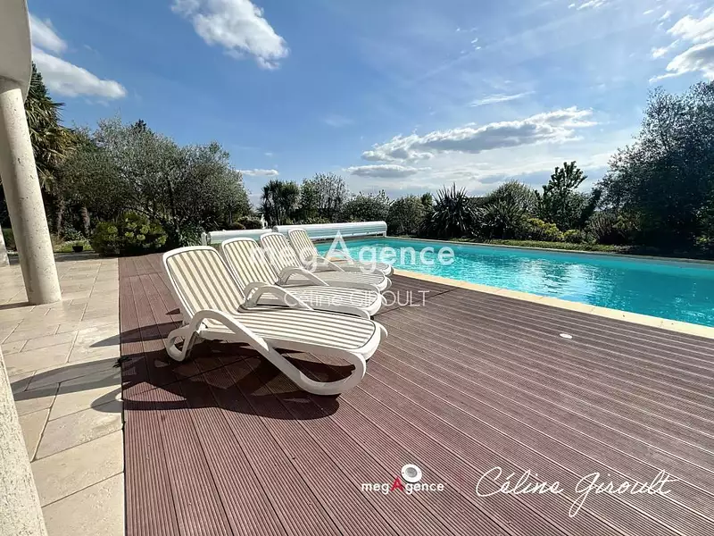Maison, 240 m²