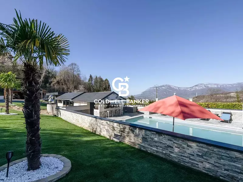 Maison, 280 m²