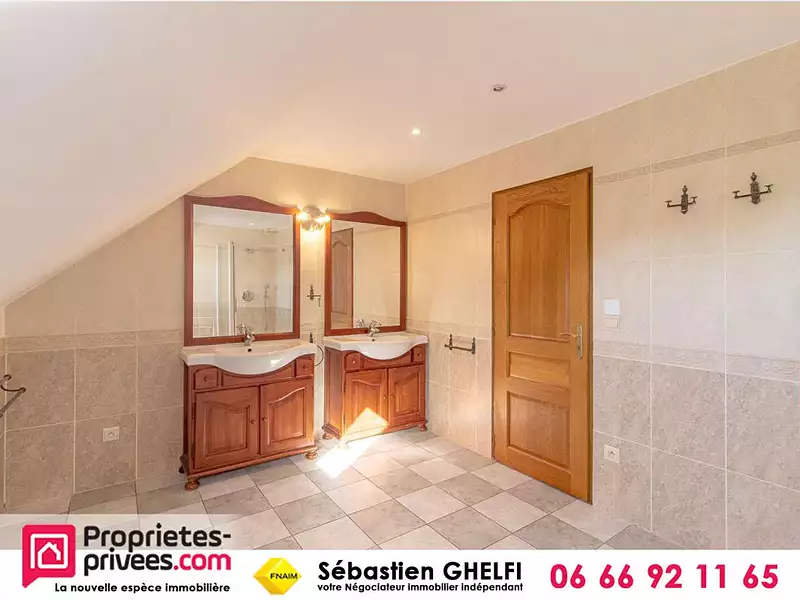 Maison, 290 m²