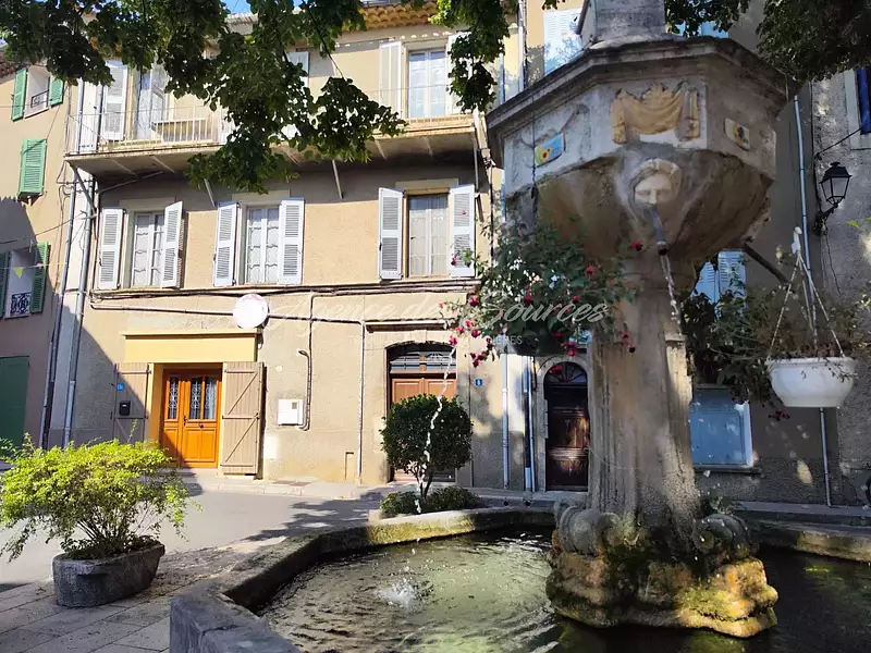 Maison, 281,4 m²