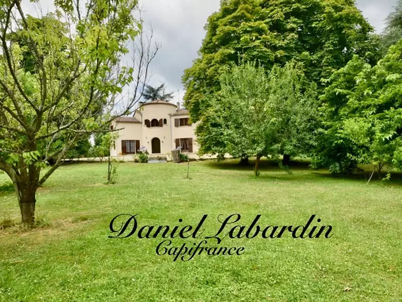 Maison, 230 m²