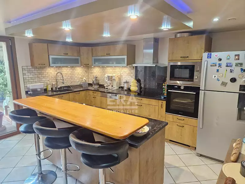 Maison, 266 m²