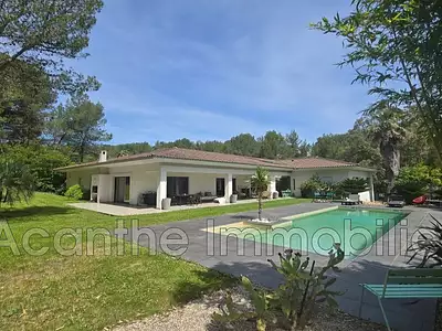 Maison, 280 m²