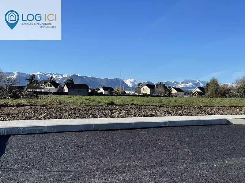 Terrain, 743 m²