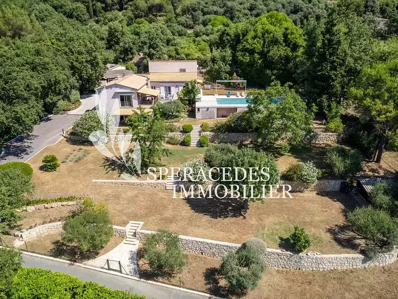 Maison, 248 m²