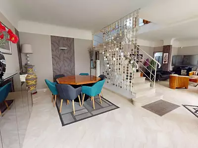 Maison, 210 m²