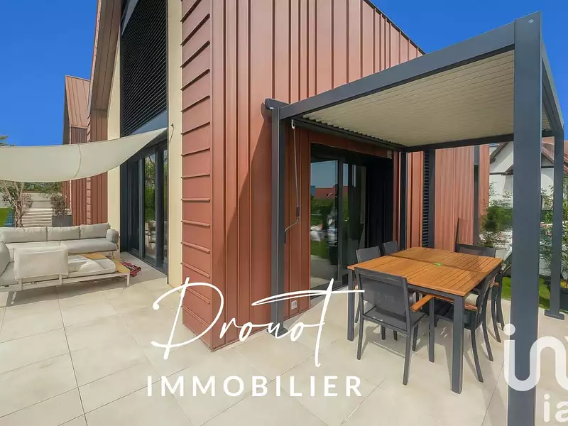 Maison, 226 m²