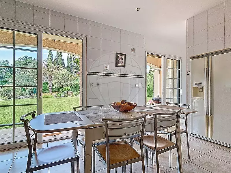 Maison, 310 m²