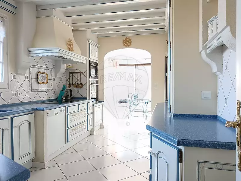 Maison, 250 m²