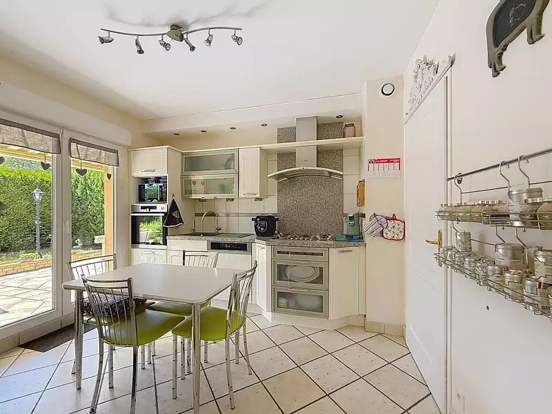 Maison, 165 m²