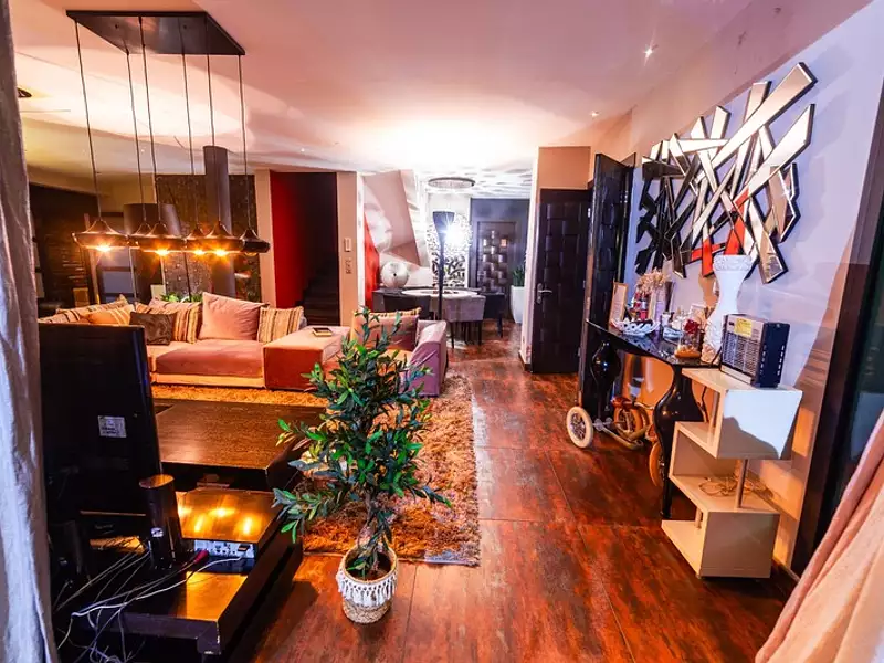 Maison, 305 m²
