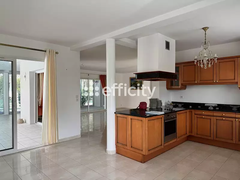 Maison, 193 m²