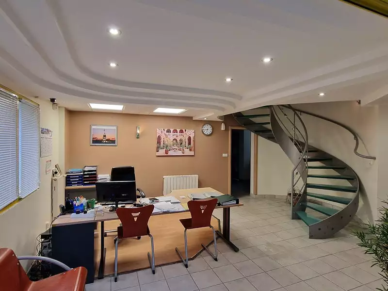 Divers, 1 166 m²