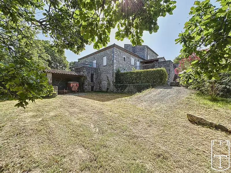 Maison, 640 m²